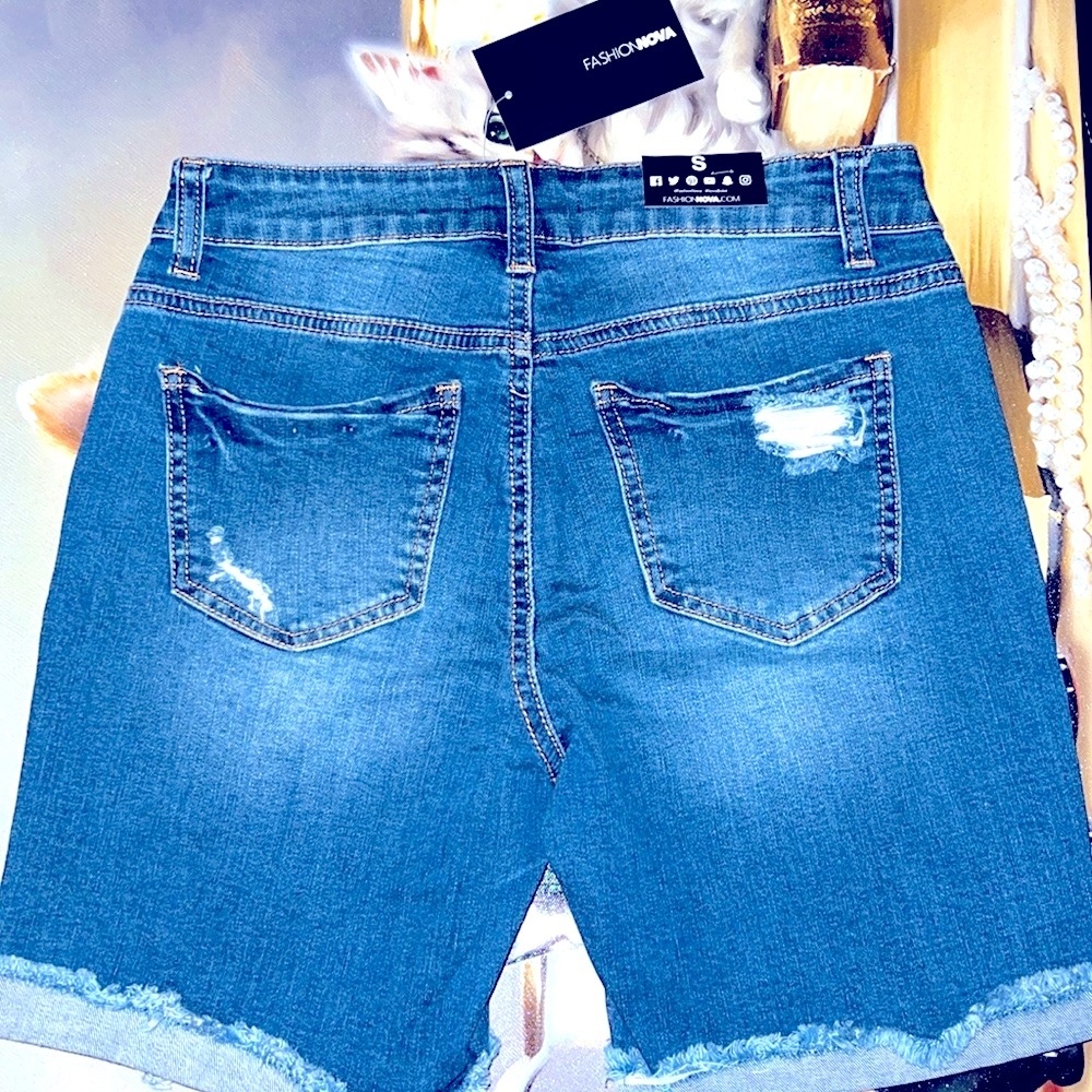 $25 sale for 4 Fashion Nova shorts size S - Picture 14 of 17